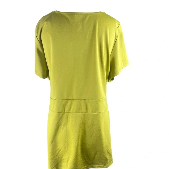 Massini Wasabi Green Short Sleeve Top with round buckle detail  Size 1X - Picture 3 of 5